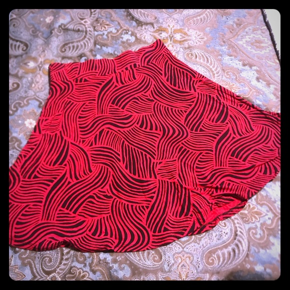 LOFT Dresses & Skirts - LOFT Red/Black Flowy Circle skirt